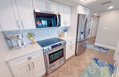 Punta Rassa Condo | Sanibel Harbour Resort Harbour Tower 1011: Private beach retreat with gulf coast sunset views