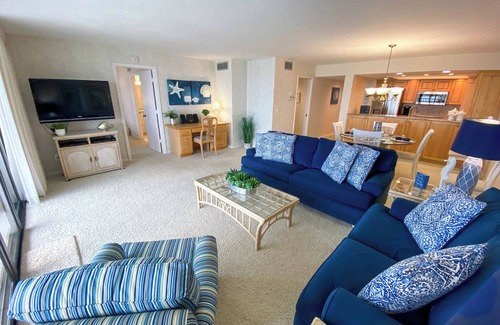 Punta Rassa Condo | Sanibel Harbour Resort Harbour Tower 816: Comfort and relaxation while enjoying gorgeous sunsets.