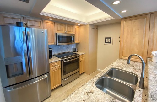 Punta Rassa Condo | Sanibel Harbour Resort Harbour Tower 816: Comfort and relaxation while enjoying gorgeous sunsets.