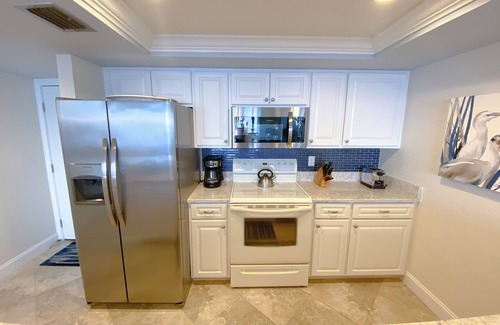 Punta Rassa Condo | Sanibel Harbour Resort Harbour Tower 616 Updated luxury condo with stunning views