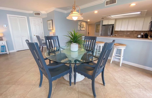 Punta Rassa Condo | Sanibel Harbour Resort 237: Experience the sunsets on this Waterfront wrap around lanai