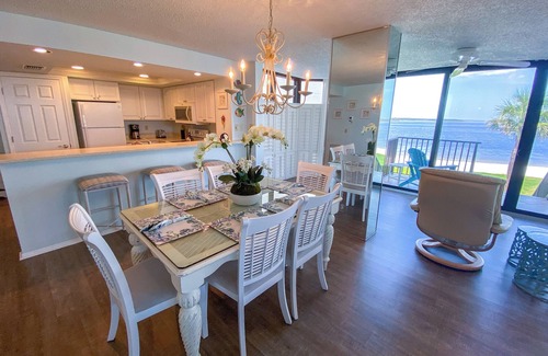 Punta Rassa Apartment | Sanibel Harbour Resort: Bay View Tower 137 Waterfront condo with private beach