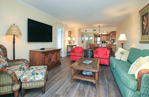 Sanibel Condo | Sanibel Island condo steps from the beach - Breakers West B7