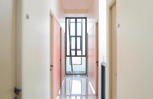 Surabaya Hotel | Sans Hotel Clover Ace Surabaya by RedDoorz