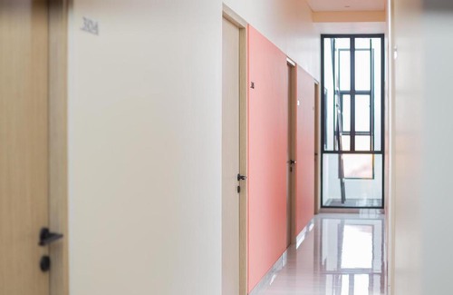 Surabaya Hotel | Sans Hotel Clover Ace Surabaya by RedDoorz