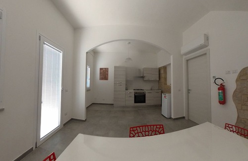 Sant'Antioco House | Sant'Antioco Red Apartment with 2-Way Air Con