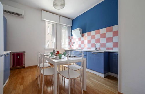 San Donato-San Vitale Apartment | Sant'Orsola Malpighi Colorful & Roomy Apartment