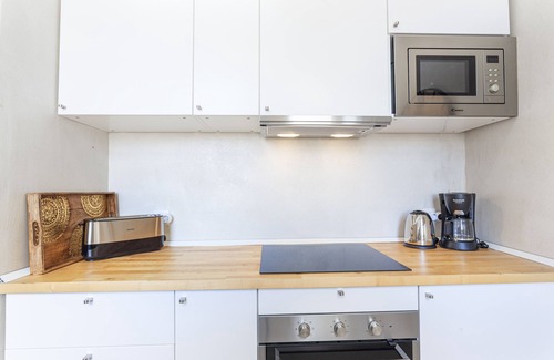Huertas Apartment | Santa Ana Place apartment in Madrid