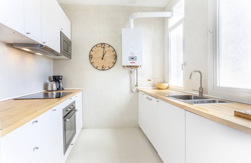 Huertas Apartment | Santa Ana Place apartment in Madrid