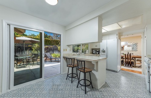 Hidden Valley Condo | Santa Barbara 2 Bedroom, 2 bath, home w/heated pool, & garage