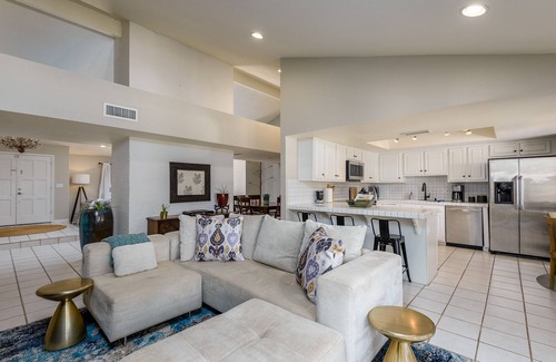 Buenavante House | Santa Barbara-Style Home in the Center of Scottsdale w/private heated pool.