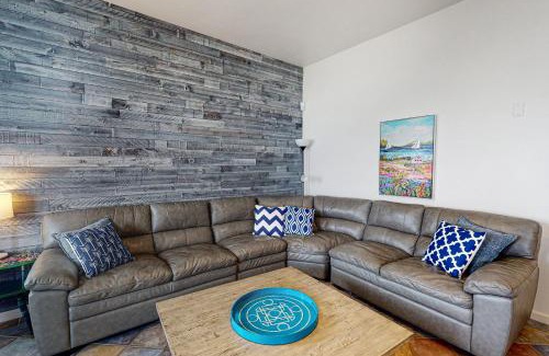 Mission Beach Apartment | Santa Barbara Unit #2