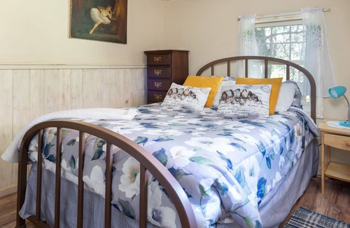 Canoncito House | Santa Fe Getaway | Pet Friendly, Scenic Views!