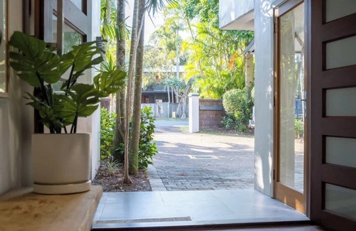 Sunshine Beach House | Santa Fe on Ferguson
