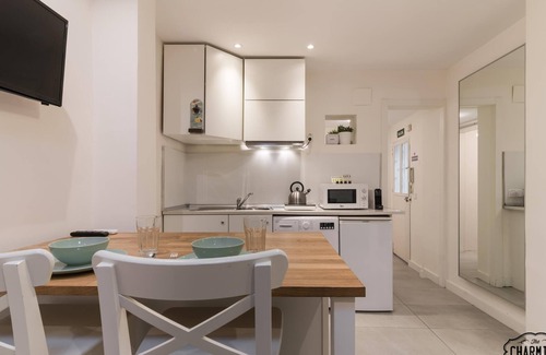 Golden Triangle of Art Apartment | SANTA ISABEL - 1-Bedroom Apartment