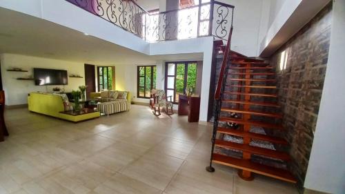 Armenia House | Santa Isabel Campestre