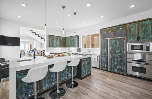 Downtown House | Santa Monica Beach Front Modern Home-Walk to SM Pier and 3rd St. Promenade-