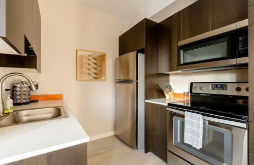 Belmont Apartment | Santa Monica Vibes in PDX - Food Carts & Roasters
