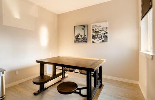 Belmont Apartment | Santa Monica Vibes in PDX - Food Carts & Roasters