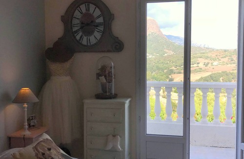 Alata Bed & Breakfast | Santa Paola charming guest room, swimming pool, mountain view, Ajaccio