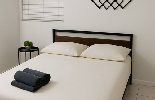 Edgewood House | Santamaria Fort Lauderdale Airport