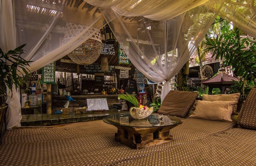 Kaliasem House | Santhika Bed and Breakfast Lumbung bungalow