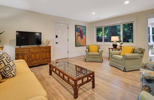 Mossy Oaks House | "Santini Cottage" WELCOME MARINE BOOT CAMP GRADUATE FAMILIES!