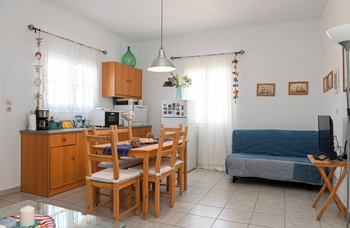 Exo Gialos Apartment | Santorini View House
