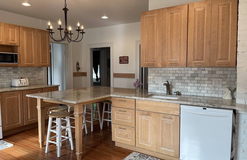 Chestertown House | Sapphire House-Large Beautiful home in the Adirondacks! Only 15m to LkGeorge