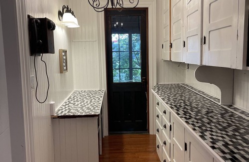 Chestertown House | Sapphire House-Large Beautiful home in the Adirondacks! Only 15m to LkGeorge