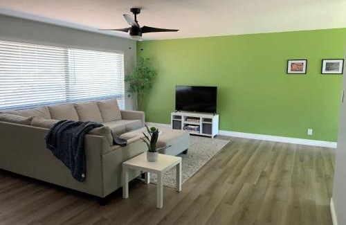 Page House | Sapphire Lake House* Boat Parking for 2 + Backyard