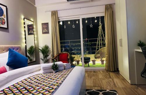 Greater Noida Apartment | Sapphire Skies By BuddiesHome