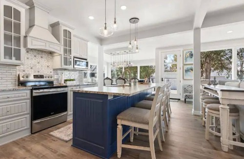 Sturgeon Bay House | Sapphire Star in the heart of Sturgeon Bay - Door County WI