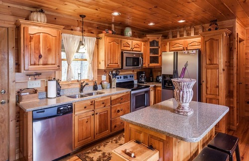 Ellijay Cabin | Sarah's Mountain Hideaway - Hot Tub, Fire Pit