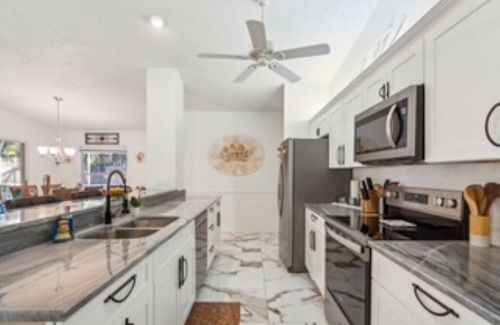 Fruitville House | Sarasota 4-bedroom spacious with pool fast WiFi