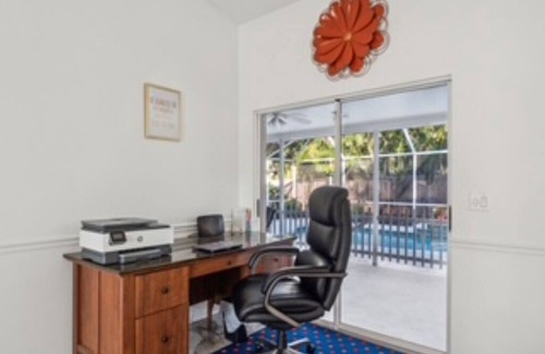 Fruitville House | Sarasota 4-bedroom spacious with pool fast WiFi