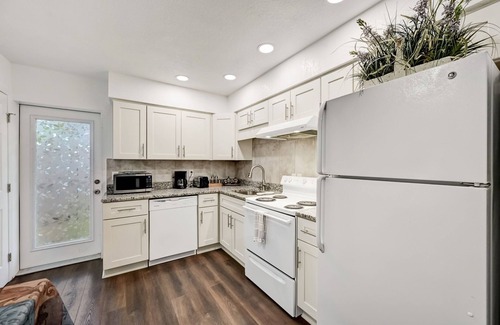 Laurel Park House | Sarasota Downtown Apartment!