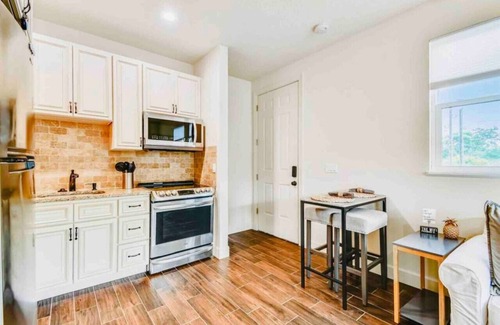 Central Sarasota Apartment | Sarasota Downtown Pet-Friendly 1BD/1BA-Lido Beach
