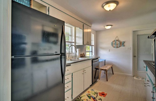 Trailer Estates House | Sarasota Home w/Large Backyard & Water Access