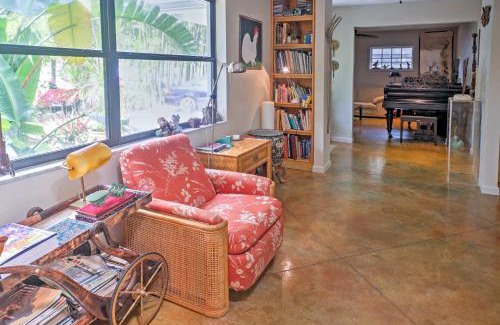 South Sarasota House | Sarasota House with Backyard Oasis 6 Mi to Beach!
