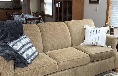 Saratoga Springs House | Saratoga Lake house 5 miles to Saratoga Race Course, Casino, and SPAC