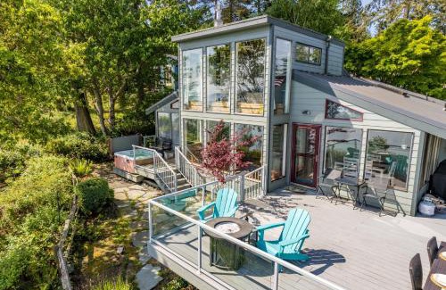 Langley House | Saratoga Vista by AvantStay Waterfront Views