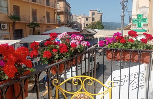 Pizzo Apartment | Sardanelli Palace, elegant apartment in downtown