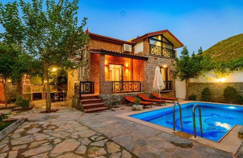 Fethiye Villa | Sarnıç - Kayaköy'de Havuzu Korunaklı