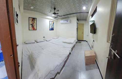 Ujjain House | Sarvagya Drive Inn