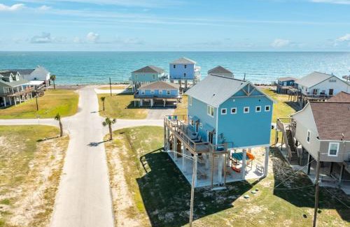 San Luis House | Sassy & Stylish Home - Gulf Water Views!