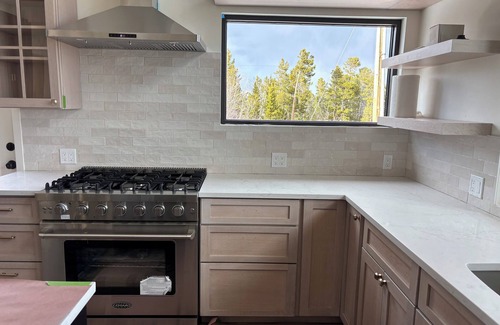 Black Hawk House | SAUNA, HOT TUB, FIREPIT, POOL TABLE AT THE TOP OF 10,000FT