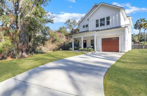 Whitemarsh Island House | Savannah Comfort Sanctuary by Oatland Island Wildlife Center