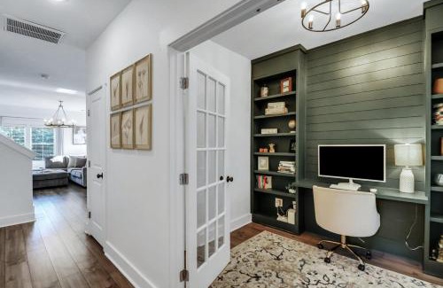 Whitemarsh Island House | Savannah Comfort Sanctuary by Oatland Island Wildlife Center