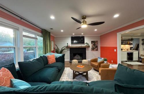 Isle of Hope Historic District House | Savannah Escape - A modern one